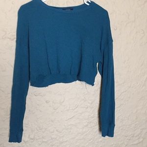 Long-sleeve crop top